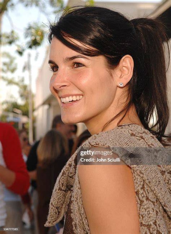 Angie Harmon 5th Annual Screen Actors Guild Awards, Los Angeles, America - 07 Mar 1999 March 7, 1999 - Los Angeles, CA. Angie Harmon . 1999 5th annual Screen Actors Guild Awards at the Shrine Auditorium. Photo&reg;Berliner Studio/BEImages