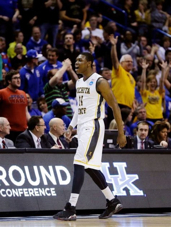 Cleanthony Early returns to the sideline