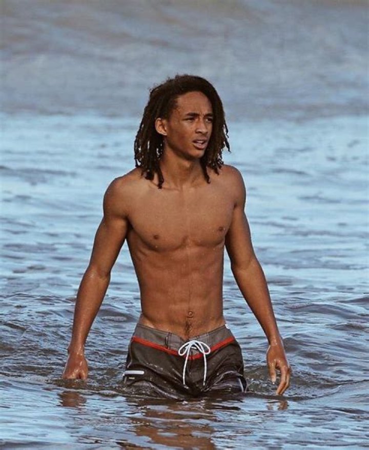 Jaden Smith Sporting Calvins In The Sun