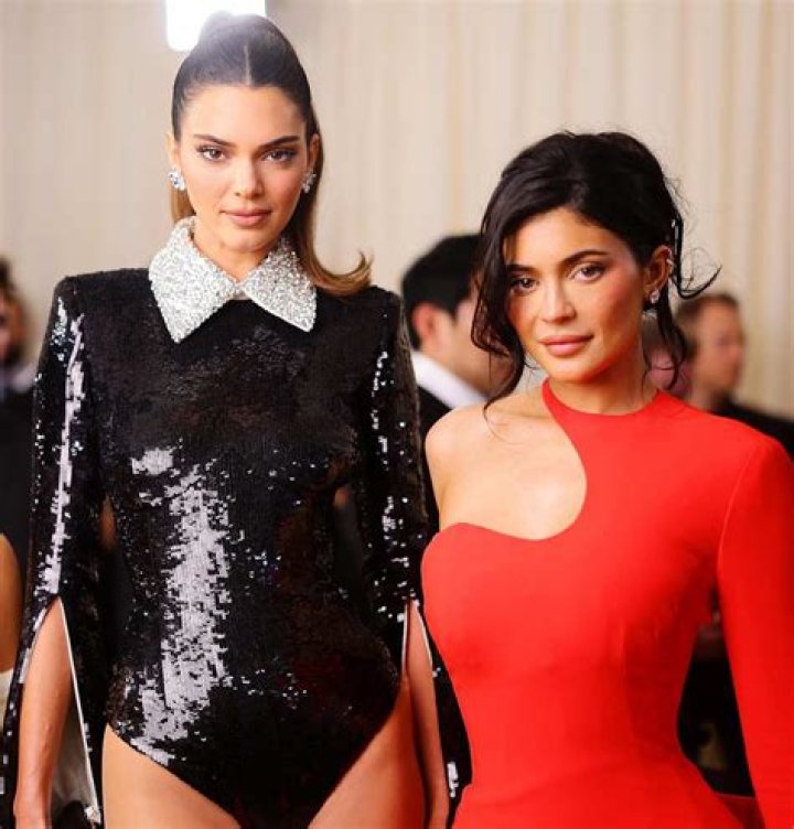 Kendall And Kylie Jenner