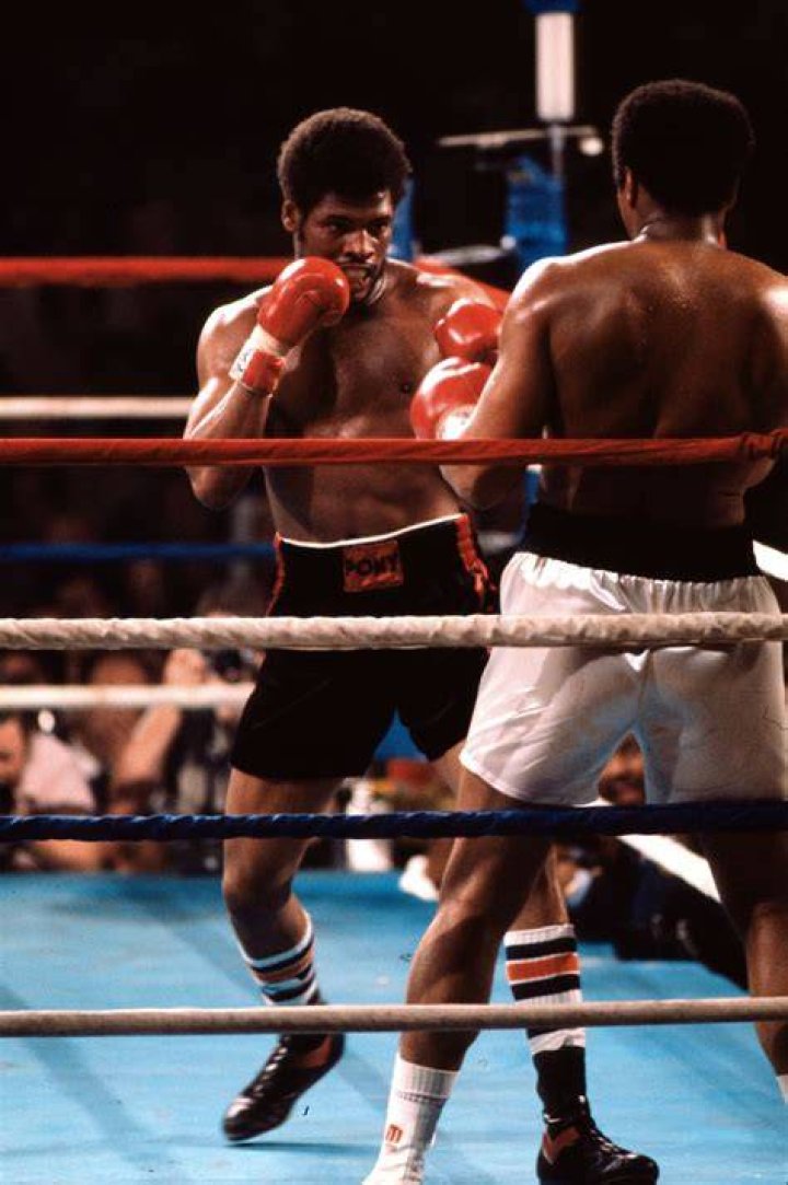 Leon Spinks During Match With Larry Holmes