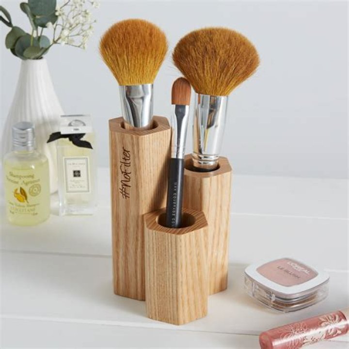 makeup brush holder