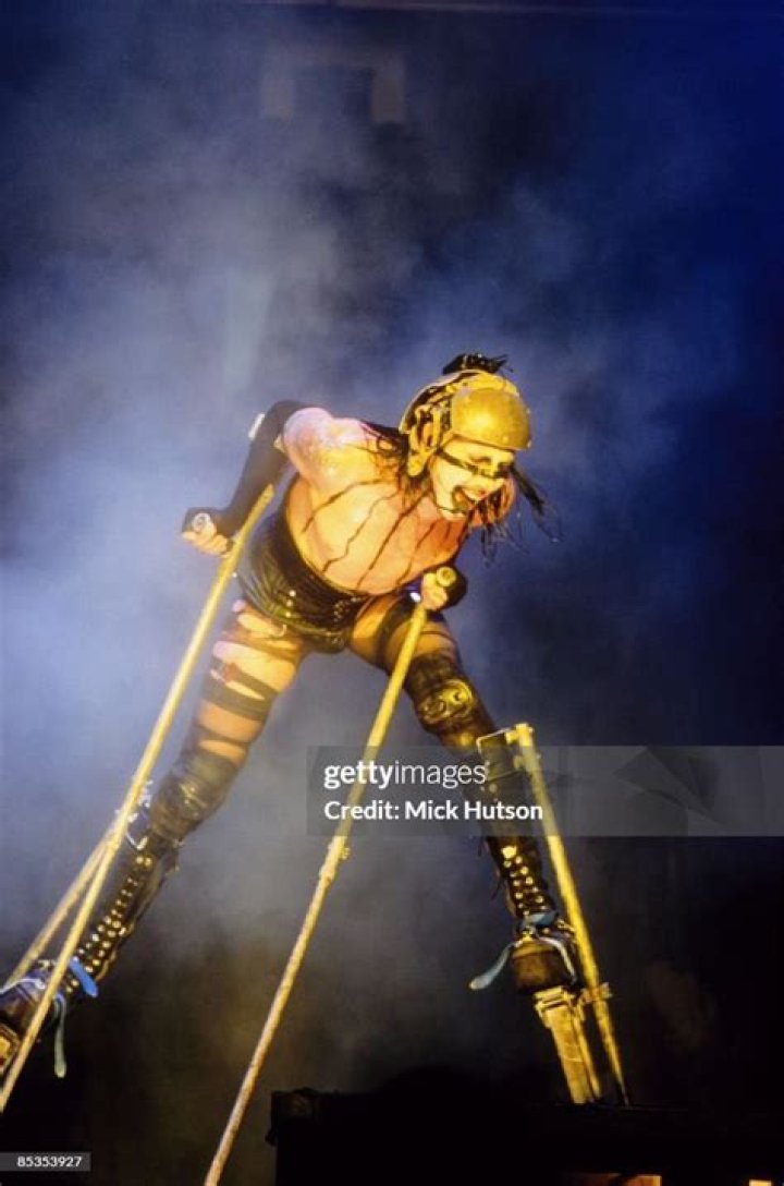 Marilyn Manson Vomits On Stage