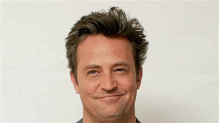 Matthew Perry is up bright and early to promote his new book 'Friends, Lovers and the Big Terrible Thing' on Good Morning America in New York City Pictured: Matthew Perry Ref: SPL5498568 311022 NON-EXCLUSIVE Picture by: Christopher Peterson / SplashNews.com Splash News and Pictures USA: +1 310-525-5808 London: +44 (0)20 8126 1009 Berlin: +49 175 3764 166 World Rights