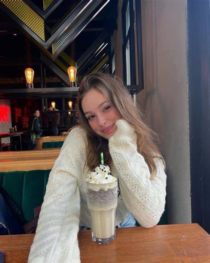 Sofie Snoeck 16 years