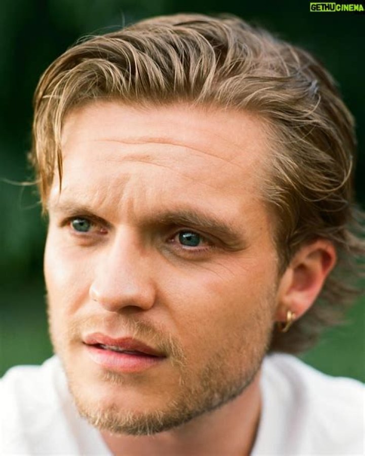 Tom Glynn Carney